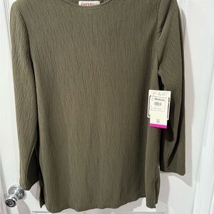 NWT vintage Essentials by Worthington Olive Green Women's Top size M